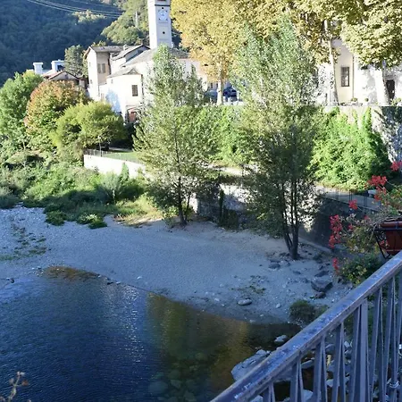 Attico Sul Fiume 바랄로