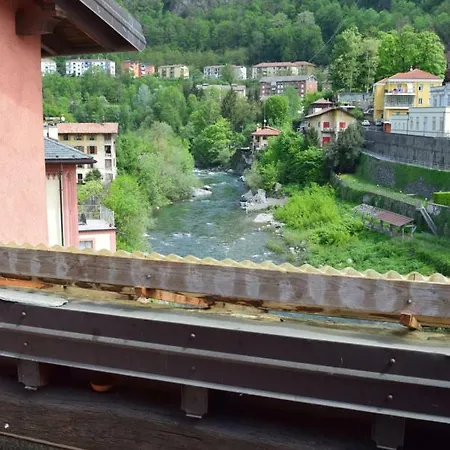Attico Sul Fiume 바랄로