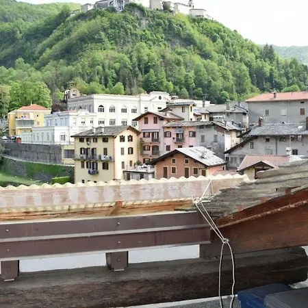 Attico Sul Fiume 아파트